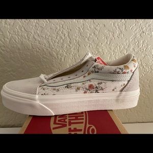 Brand New Women’s 6.5 Vans